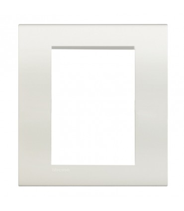 Bticino LivingLight quadratische Platte 3+3 Plätze weißes Licht LNA4826BI