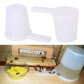 More about 2Pcs Imkereieingang Kunststoff Wassertrinker Bee Feeder Flaschen Set Hives Tool 118.98g