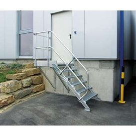 More about Günzburger Steigtechnik Treppe mit Plattform 45° Stufenbreite 600 mm 18 Stufen Aluminium geriffelt