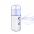 Nano Mist Sprayer Handheld Tragbare Gesichtsnebel Sprayer Gesichtsdampfer Deep Moisturzing Mini Luftbefeuchter fuer Home Work Tr