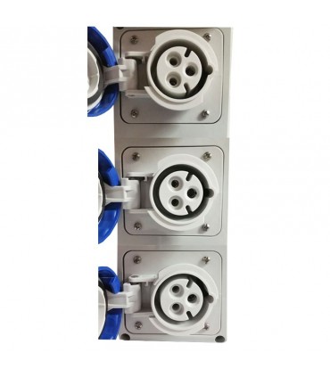 Gewiss 3-Modul-Schaltschrank mit 3 Flanschen für Industriesteckdosen GW68217N