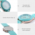 Klassische Quarzuhr Unisex Armbanduhr mit Silikonarmband Leichte Freizeituhren Taegliche wasserdichte Analoguhr