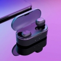 Kabelloses Bluetooth 5.0 Headset mit Ladebox
