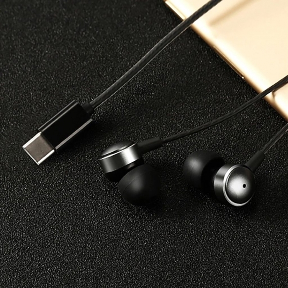Typ C In-Ear-Kabel-Stereo-Kopfhoerer mit In-Ear-Steuerung und Mikrofon