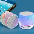 A9 Mini Crack LED-Licht Bluetooth-Lautsprecher U Disk TF-Karte Subwoofer Music Player-Rosa